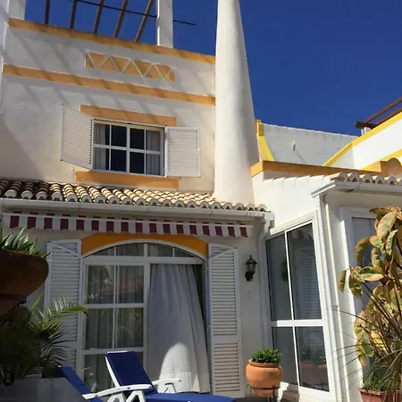 Lagos Beach Villa וילה